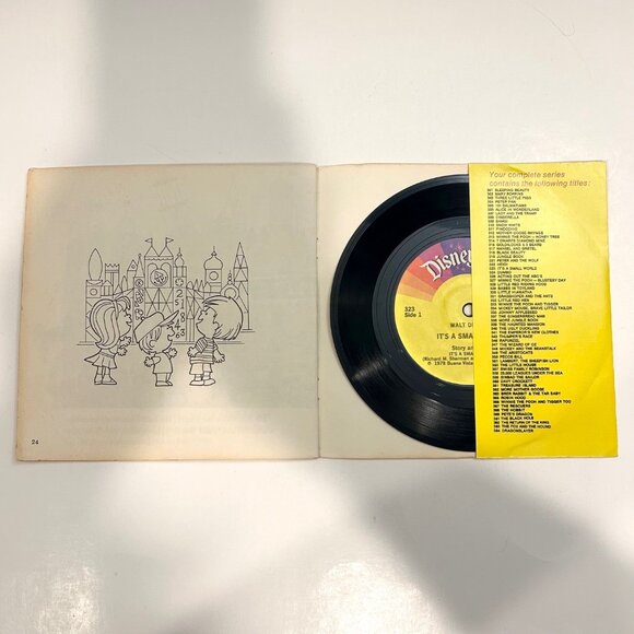 IT'S A SMALL WORLD WITH THE SONG WALT DISNEY 1968 7" VINYL RECORD & BOOK #323 - Picture 3 of 6